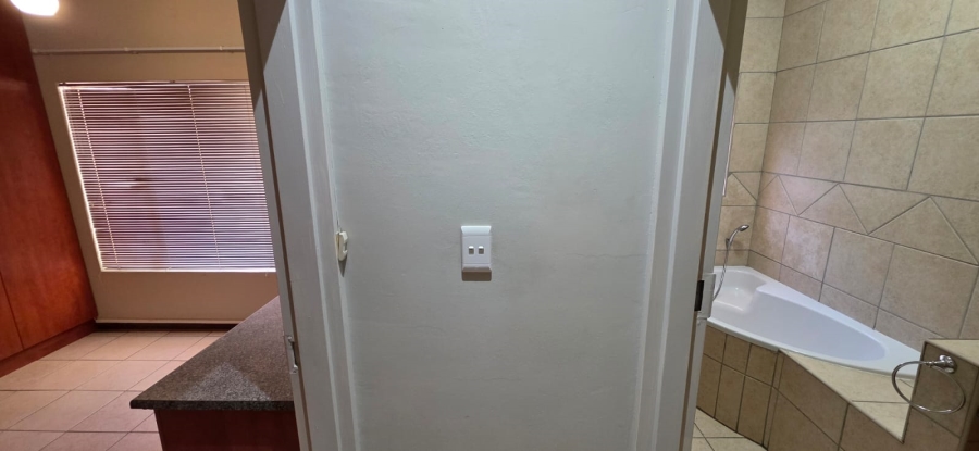 8 Bedroom Property for Sale in Meiringspark North West